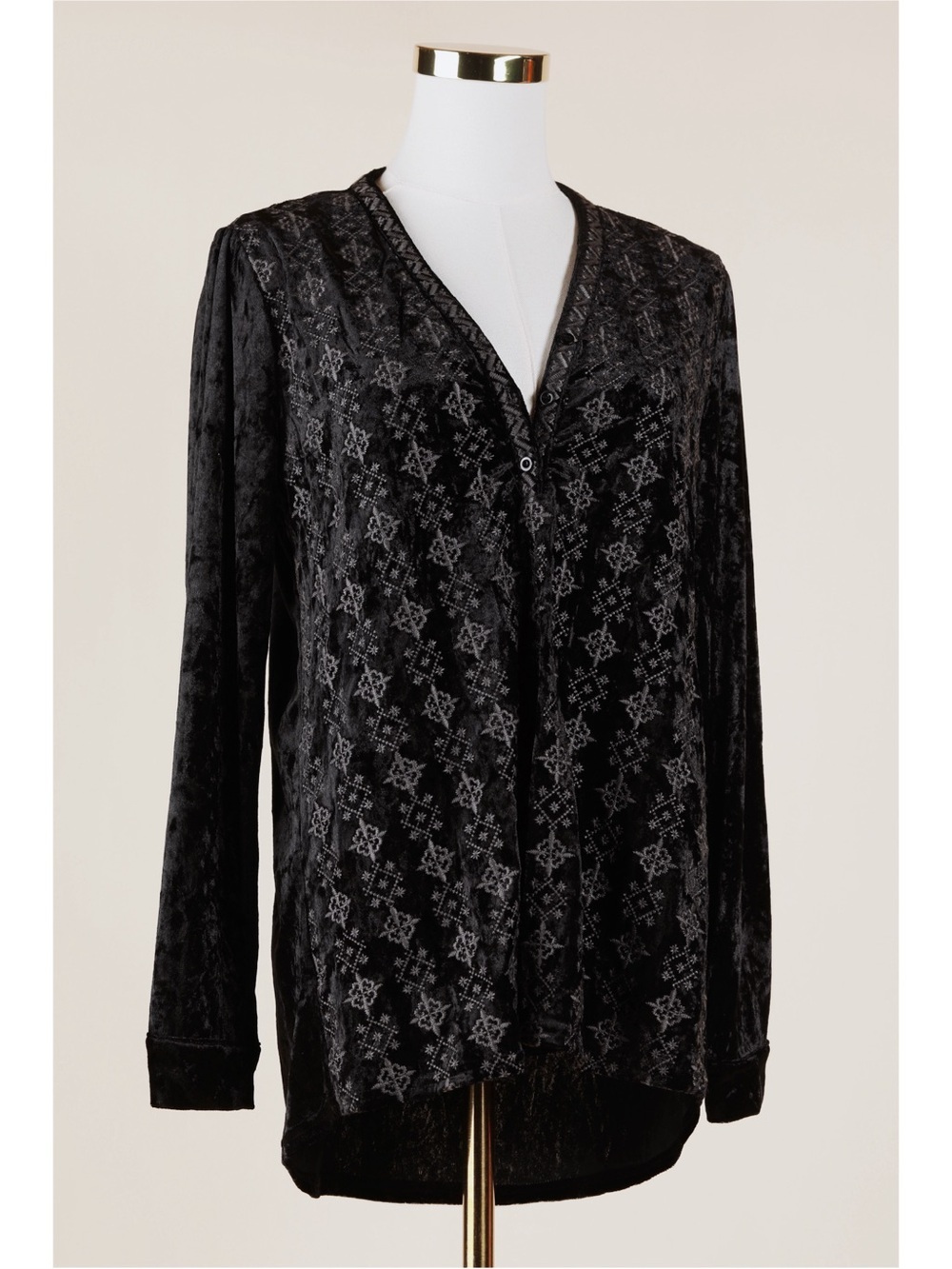 Sz M Andree By Unit Black Crushed Velvet Embroidered V-Neck Popover Blouse EUC